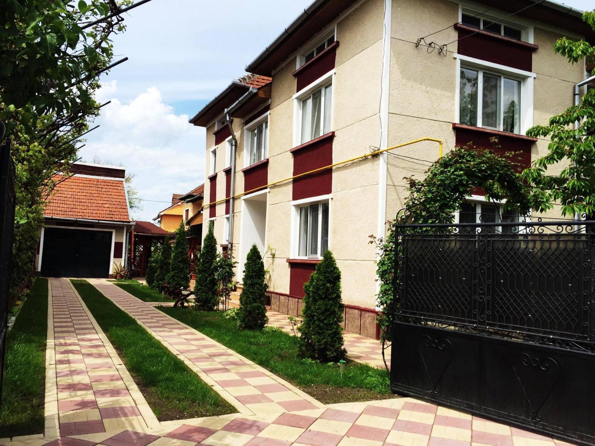 Hotel Casa Mary Haţeg Exteriér fotografie
