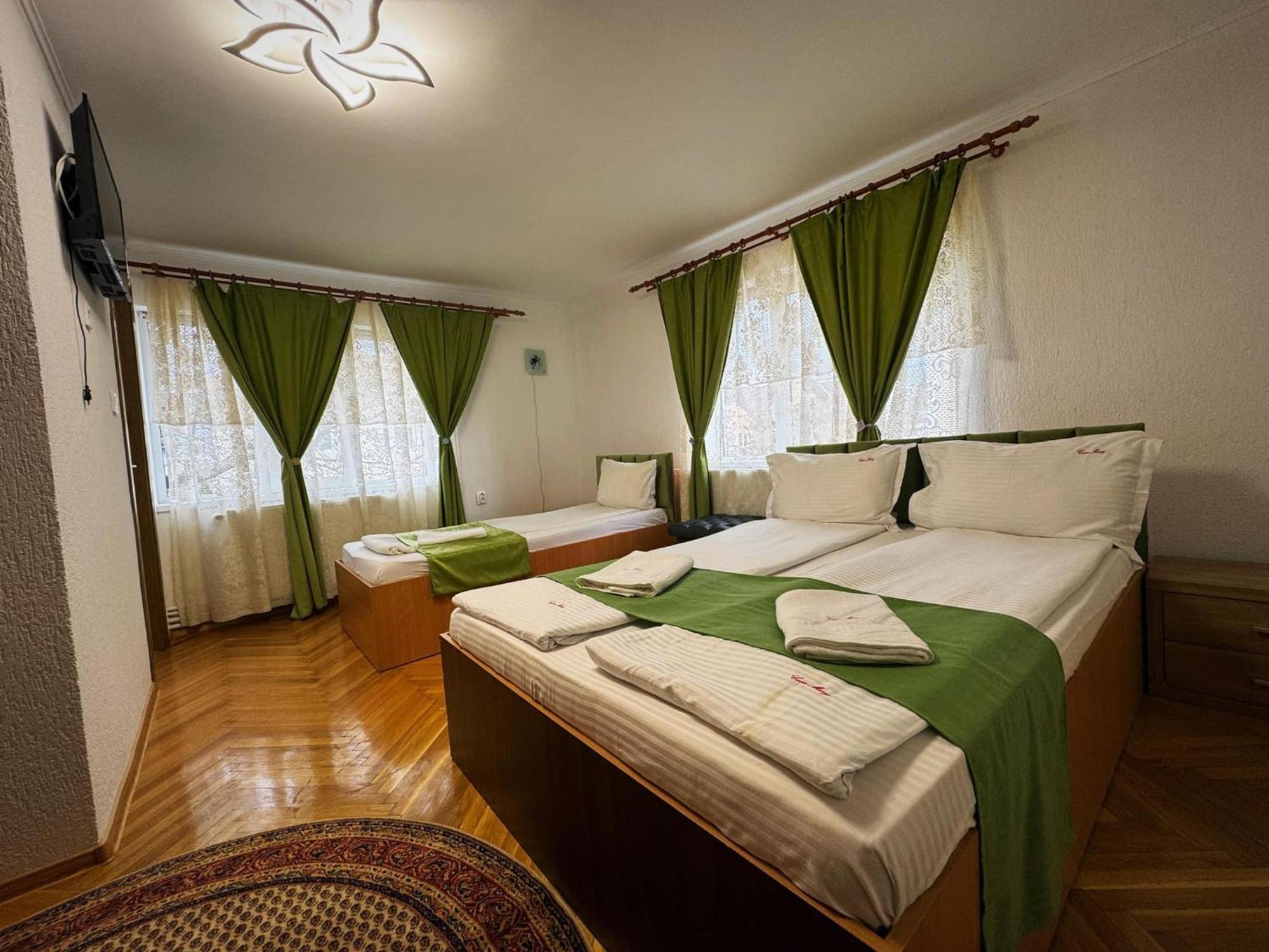 Hotel Casa Mary Haţeg Exteriér fotografie